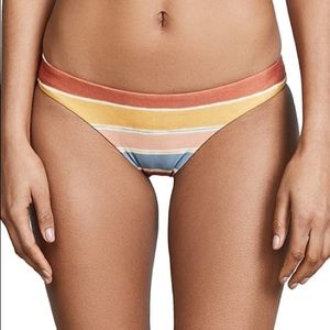 NWT VIX Paula Hermanny Guadelupe small bottom